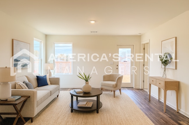 Building Photo - Coming Soon! Available to view NOW!!! Comfortable and Bright Tuscaloosa Home