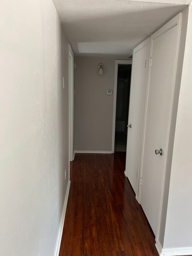 Hallway - 10590 High Hollows Dr