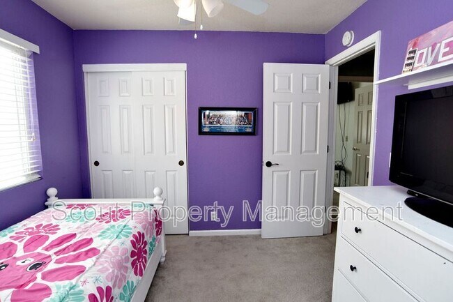 Building Photo - 24535 Leafwood Dr