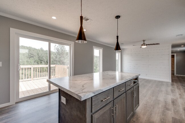 Building Photo - 672 Ridge Rd