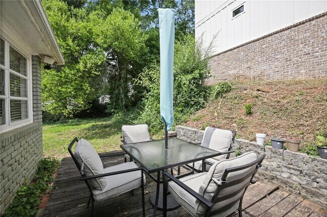 Building Photo - 64 W Belle Isle Rd NE