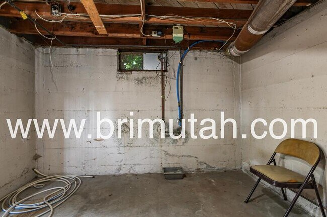 Building Photo - 950 E Millcreek Way