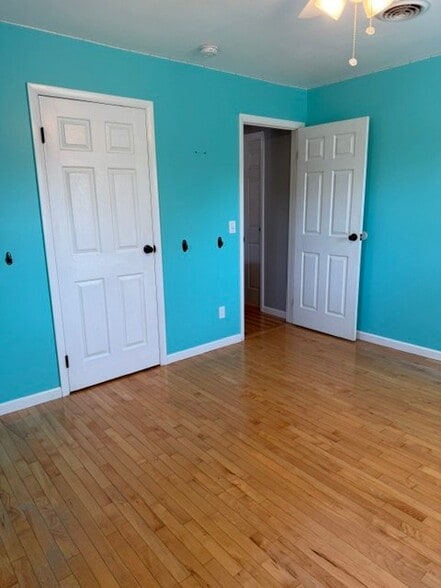 Building Photo - 9 Pilgrim Ln