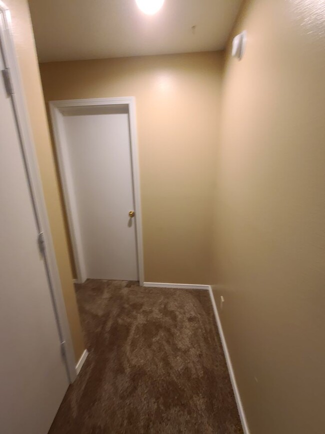 Building Photo - Magnolia Townhome