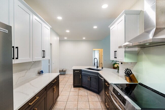 Building Photo - 4113 W Cielo Grande