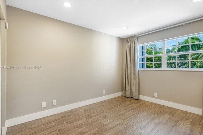 Building Photo - 1707 E Las Olas Blvd