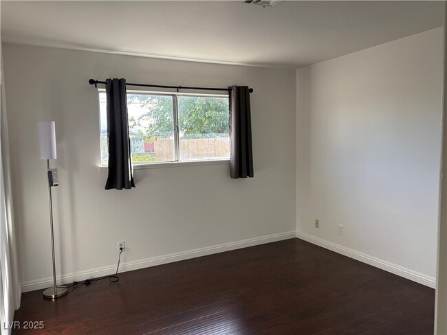 Building Photo - 2005 Fontenelle St