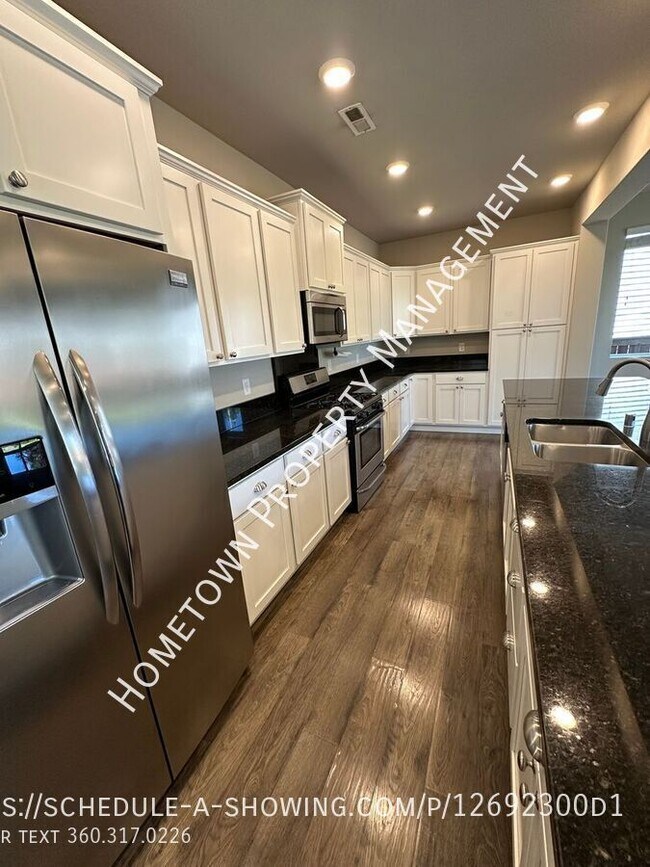 Building Photo - 3332 Juno Ct NE