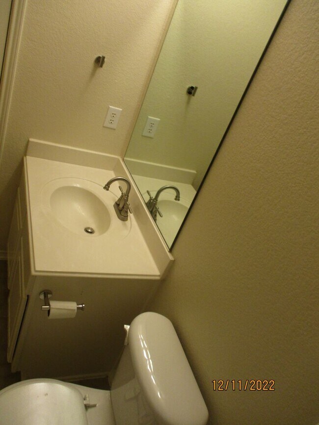 Building Photo - 5144 Waterview Ct