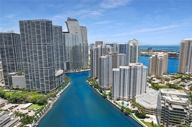 Building Photo - 801 Brickell Key Blvd