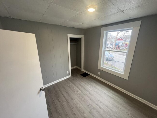 Building Photo - 16 Cummings St