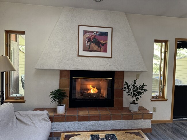 Building Photo - 2500 Kinnickinnick Rd