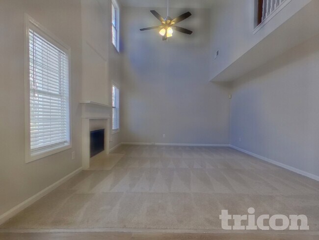 Building Photo - 1221 Wandering Vine Ct SE