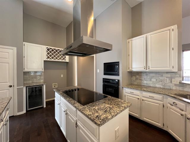 Building Photo - 9811 Cliffside Dr