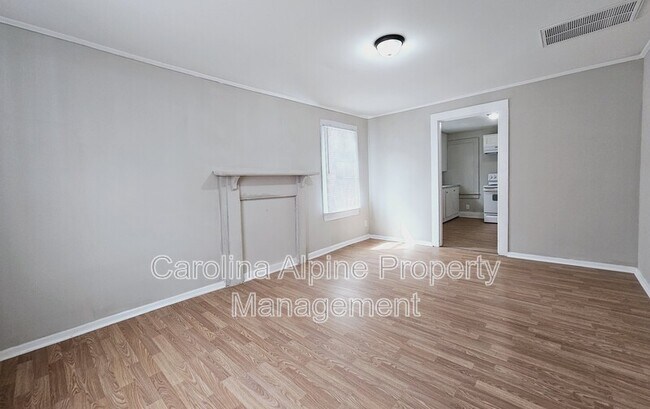 Building Photo - 410 Clegg St