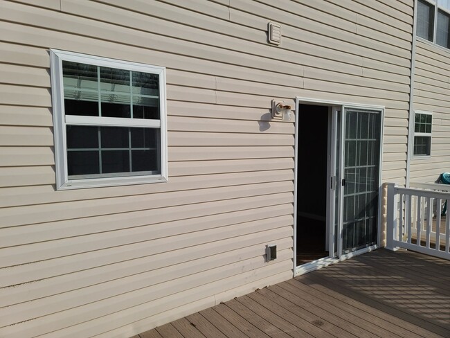 Building Photo - 3 Bedroom Townhome for Rent in Waynesboro