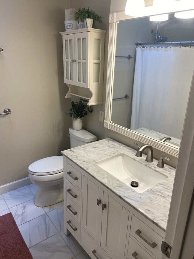 Building Photo - 6 Hunters Ridge Dr