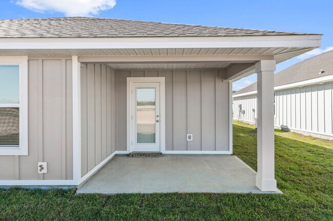 Building Photo - 733 Quintana St