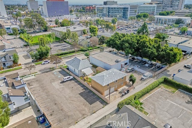 Building Photo - 844 N Van Ness Ave