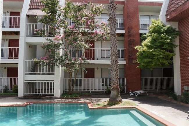 Building Photo - 3115 Helms St