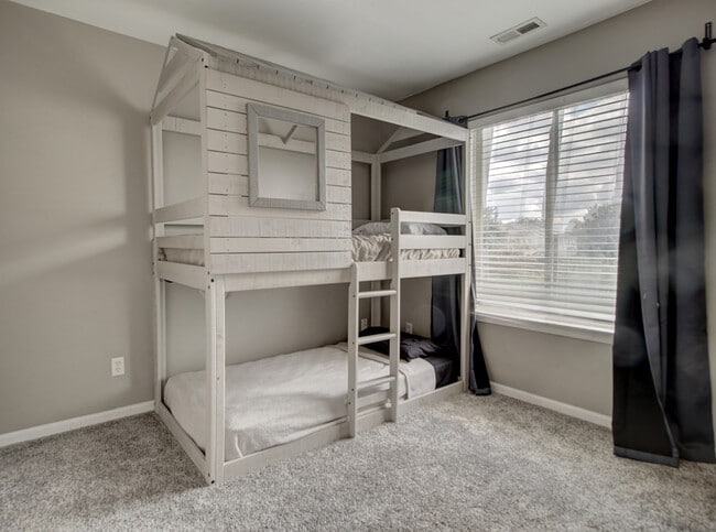 Building Photo - 21503 Franklin Cir