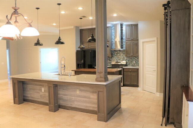 Building Photo - 6420 Old Harbor Ct