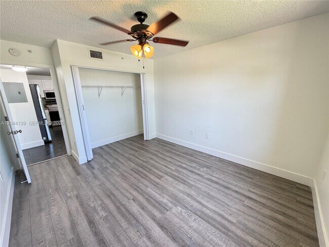 Building Photo - 2711 Ocean Club Blvd