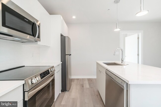 Building Photo - 3449 Scotts Ln