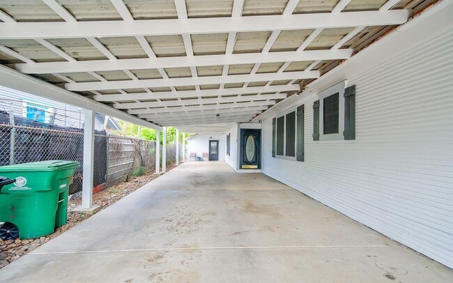 Building Photo - 3905 Billingsley St