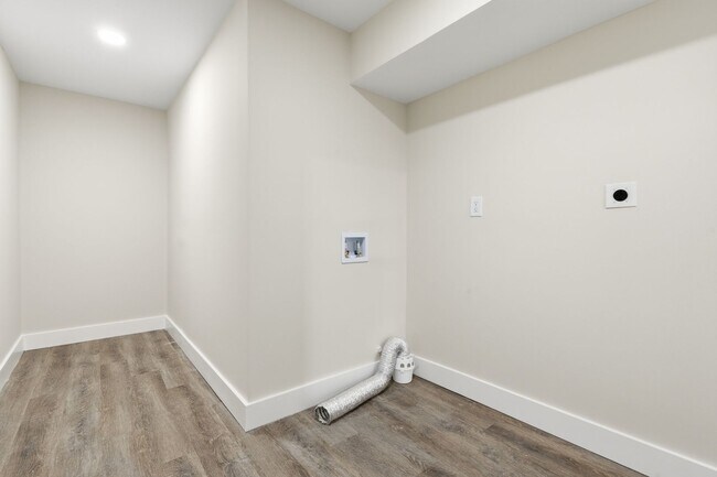 Building Photo - 6008 Champion Rd