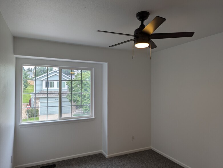 Building Photo - 9464 W Hinsdale Pl