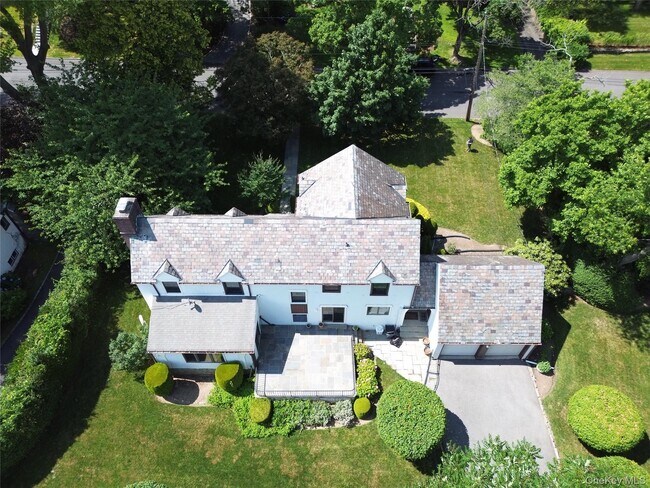 Building Photo - 75 Lord Kitchener Rd