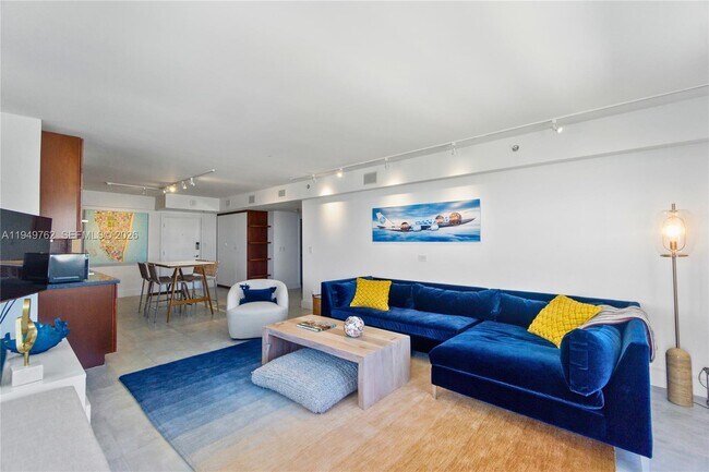 Building Photo - 100 Lincoln Rd