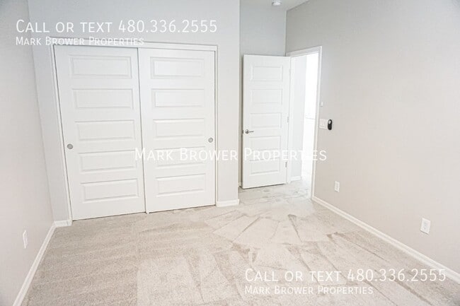 Building Photo - 2268 S Henry Ln