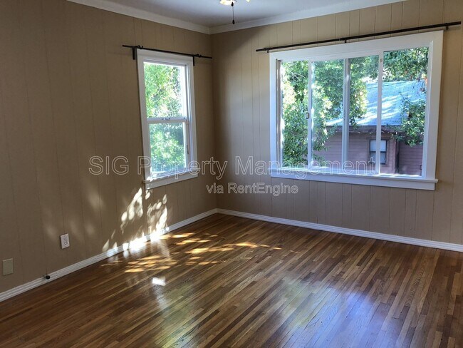 Building Photo - 507 E Cypress St