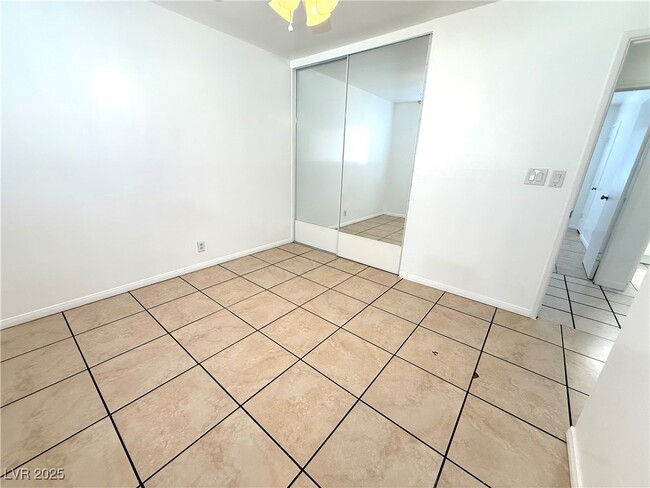 Building Photo - 5804 Jerry Dr