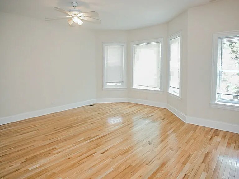 Building Photo - 3818 N Sheffield Ave