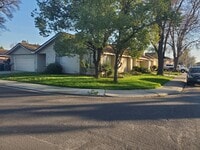 Building Photo - MON390