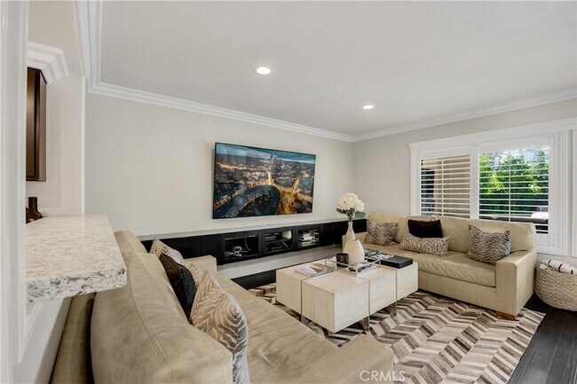 Building Photo - 1320 N Van Gogh Cir