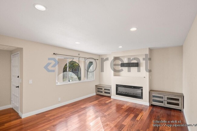 Building Photo - 41098 Bairo Ct