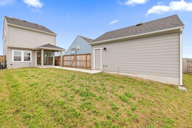 Building Photo - 303 Elm Br Trl