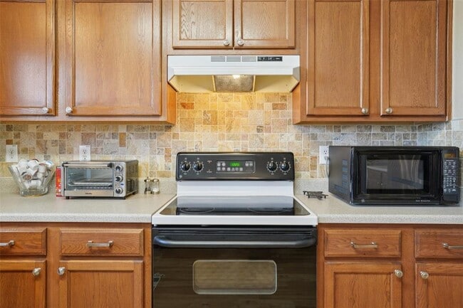 Building Photo - 410 S Water Ln