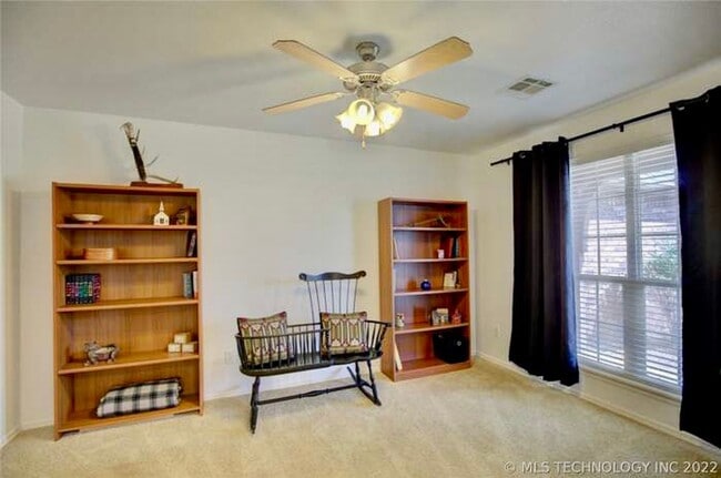 Building Photo - Large open 3 bed, 3 car Garage in The Highlands at Forest Ridge