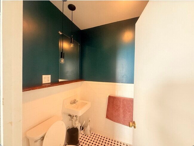 Building Photo - 278 Harvard St