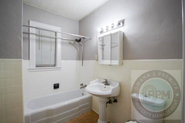 Building Photo - 530 Park Ave