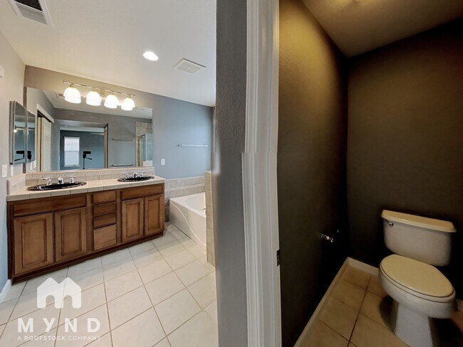Building Photo - 6627 Sportoletti Dr