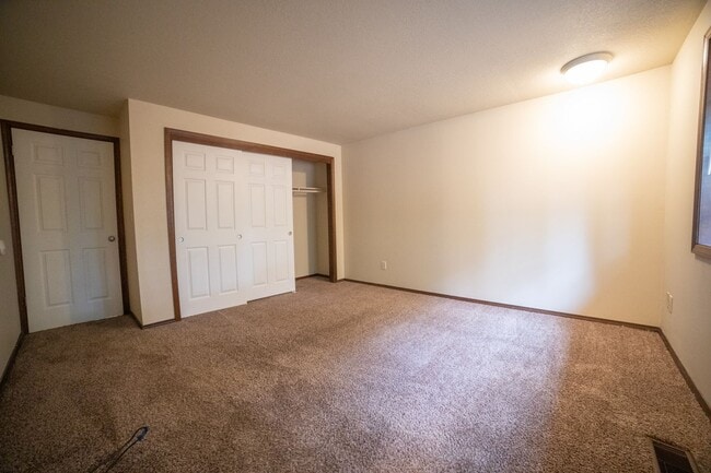 Building Photo - 3 Bedroom Home on Cul-De-Sac