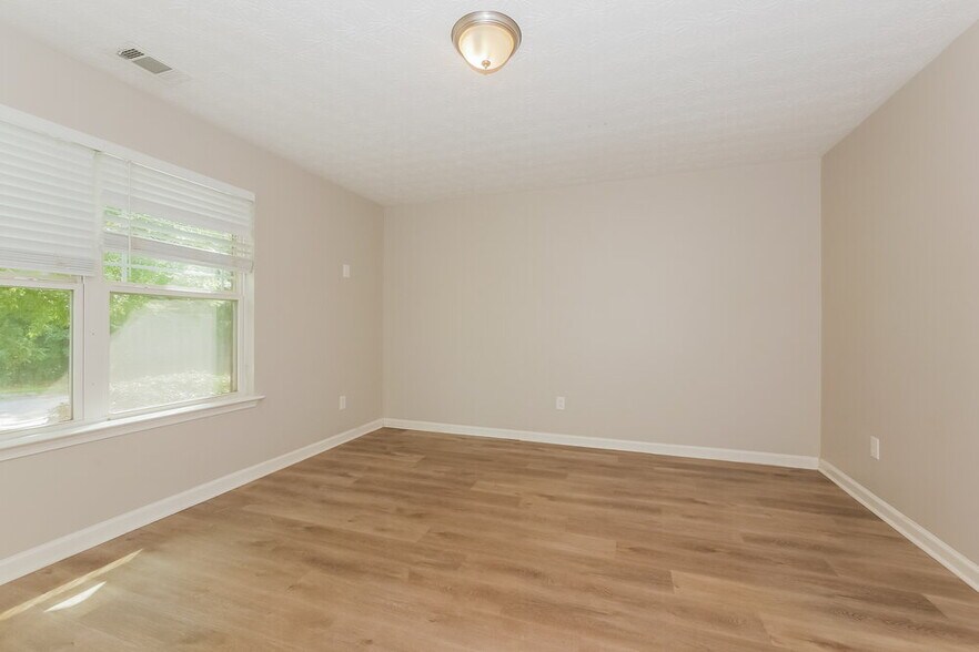 Building Photo - 3901 Alderwoods Dr