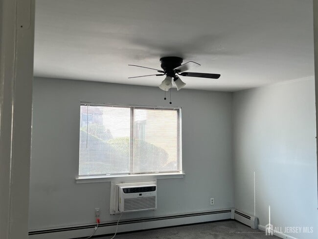 Building Photo - 419 Cricket Ln