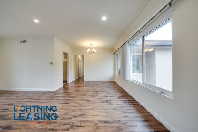 Building Photo - 1060 S Stanley Ave
